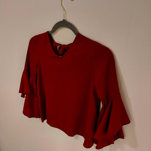 🌟 Bell sleeve burgundy blouse - Picture 3 of 6